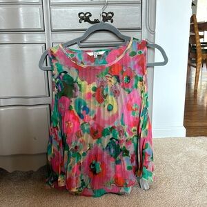 BB Dakota pleated floral top Small EUC